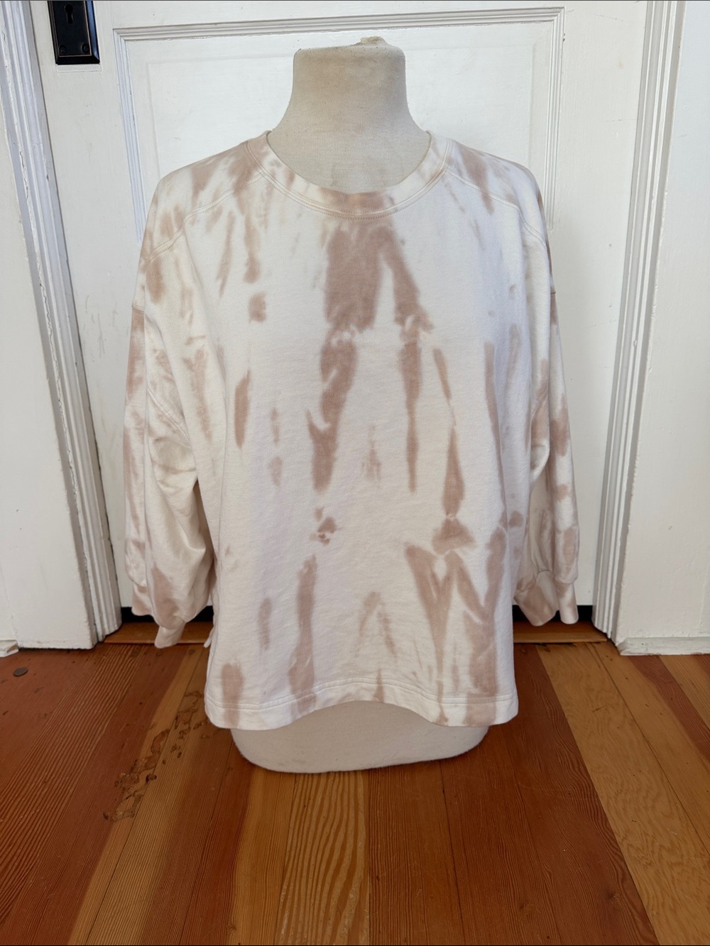 Banana Republic 3/4 Sleeve Tie Dye Sweatshirt Medium